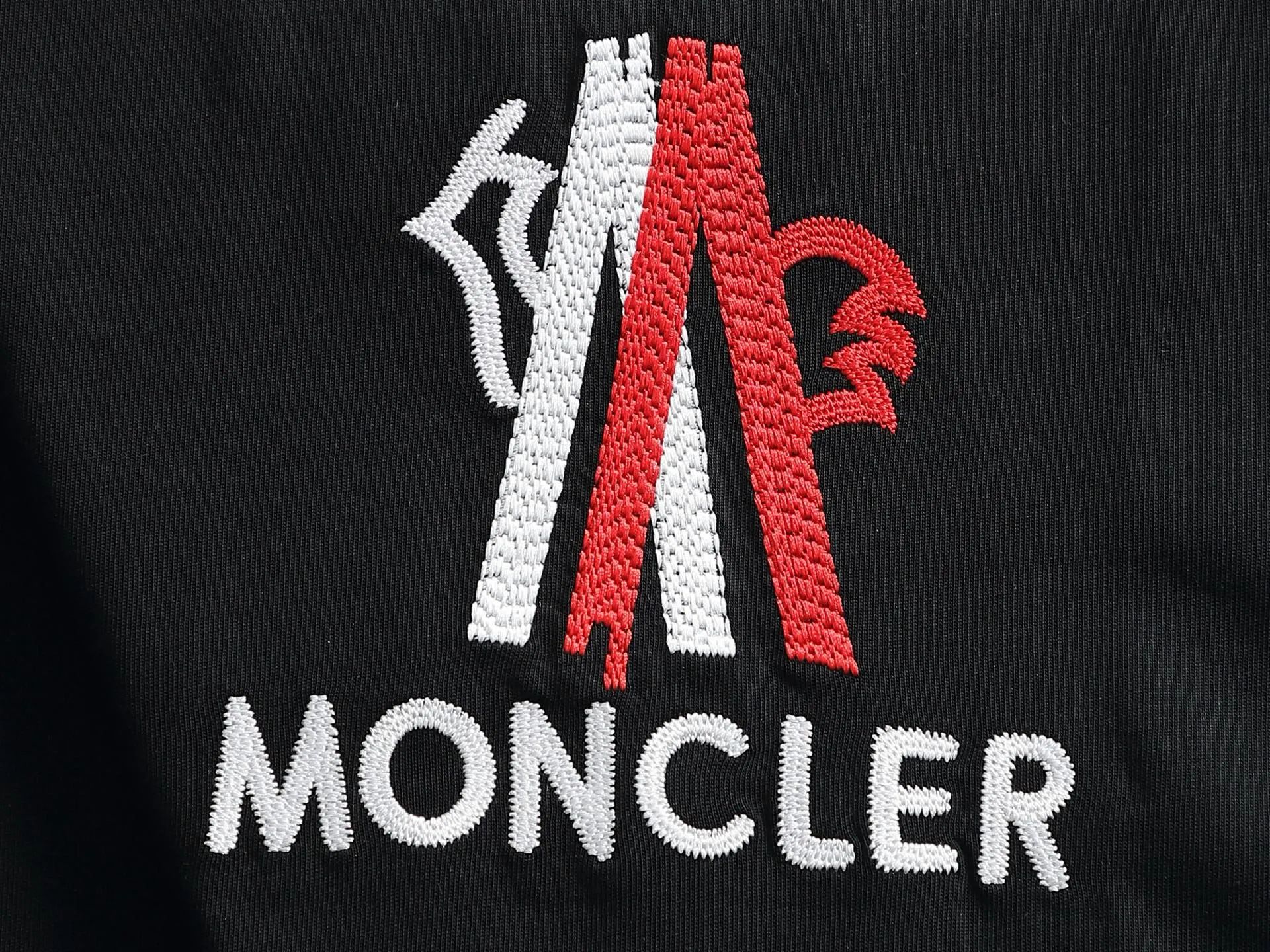 MONCLER LOGO 🪡 Logo ， Retro Same Style T 260 Versatile : Black White Size：XS~L